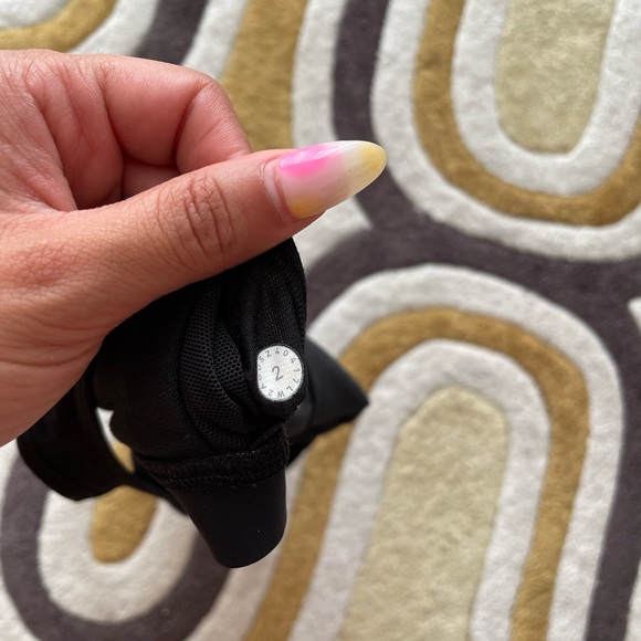 Lululemon sports bra - Picture 4 of 4